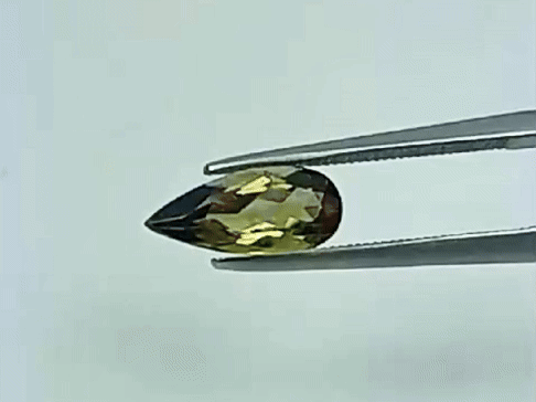 1.42ct Andaluzita 11x5mm
