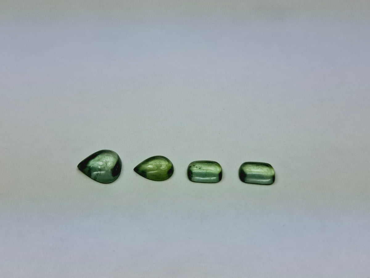 Cabochão de turmalina de 4,80 ct