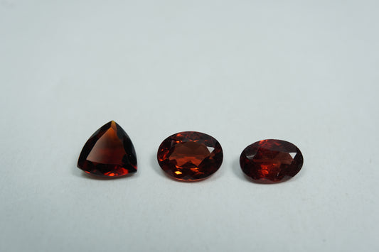 3.38ct Granada 8x5.5mm / 7x5mm / 7mm