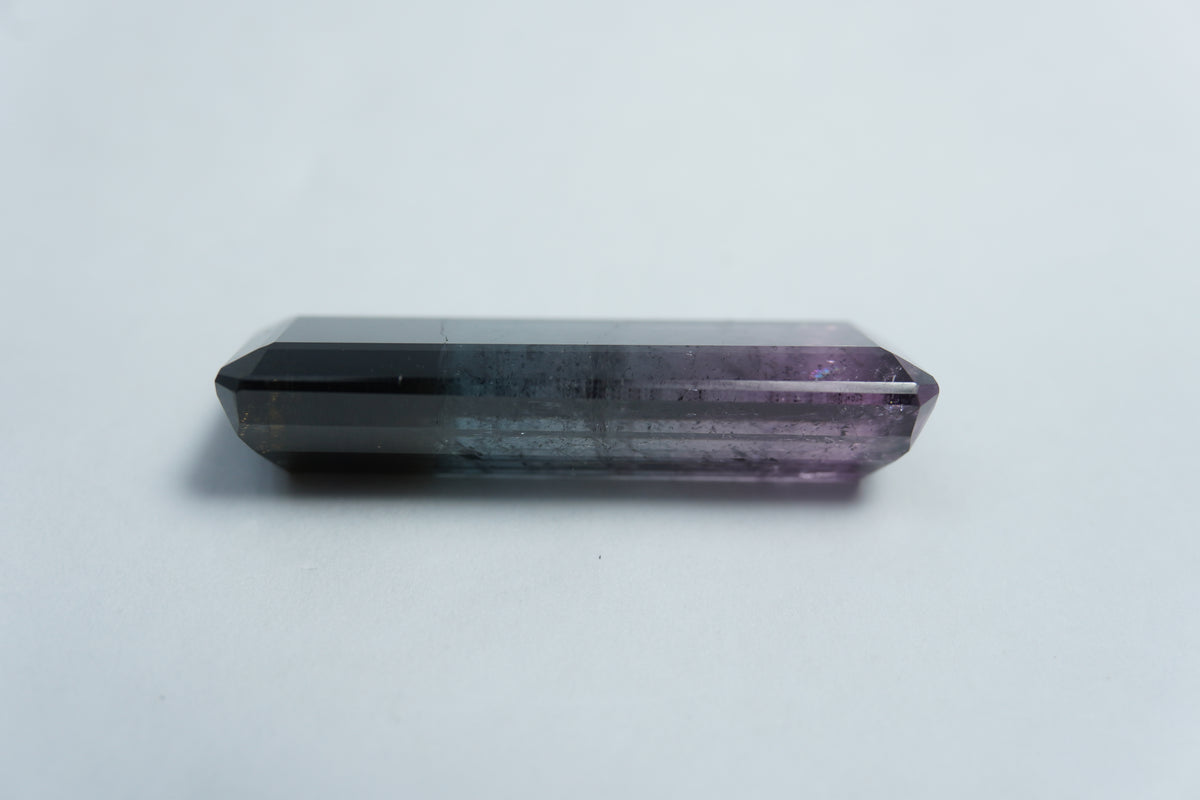 16,80ct Turmalina bicolor 27x20mm