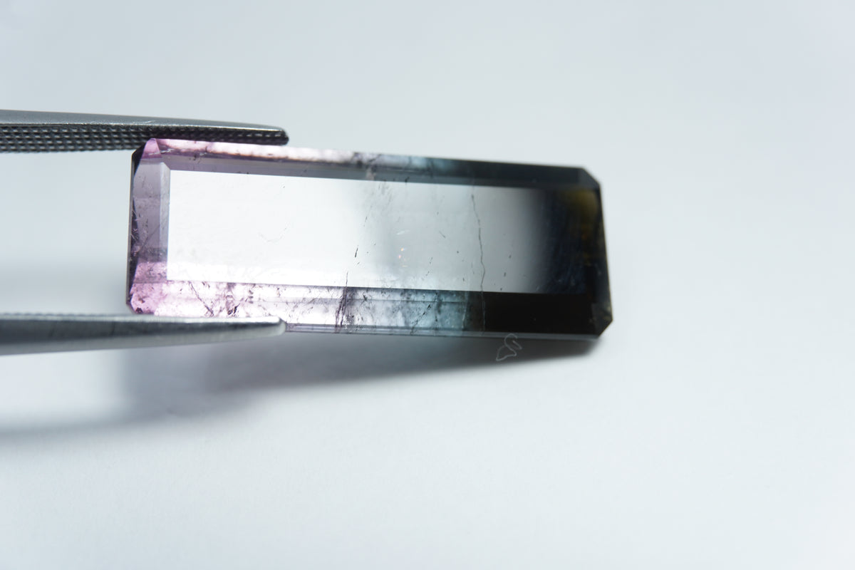 16,80ct Turmalina bicolor 27x20mm