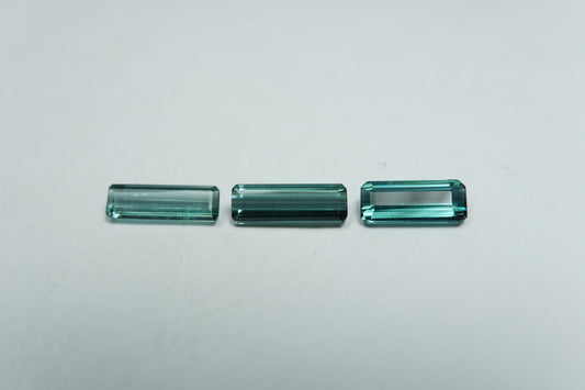 2.68ct Turmalina azul 10x3.5mm / 10x3mm / 9x4mm