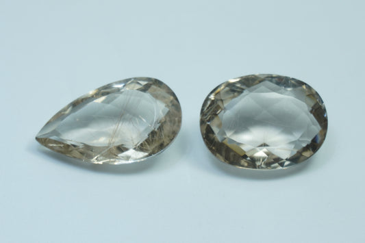 38.95ct Quartzo com inclusão 25x14mm 21x17mm