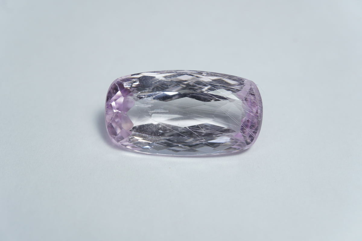 16.50ct Kunzite with needles 22x12mm