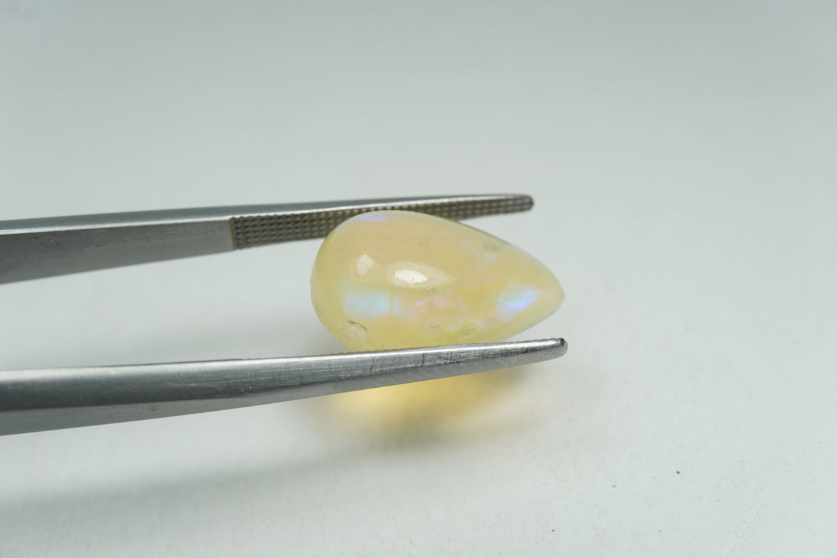 2.93ct Opala cabochão 15x10mm