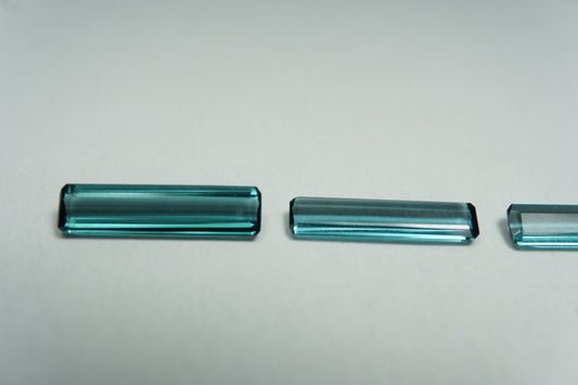 1.93ct Turmalina azul 13x3.5mm / 13x3mm / 8x3mm