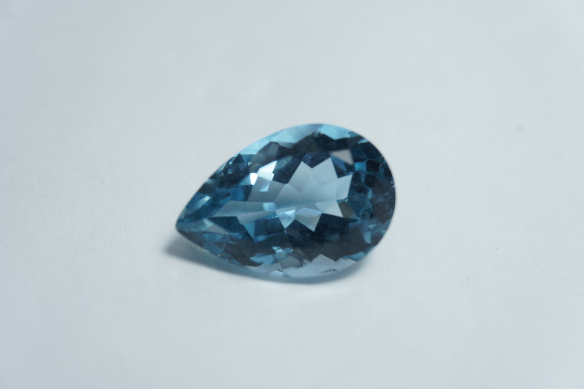 Topázio 8,45ct cor natural 15x10mm