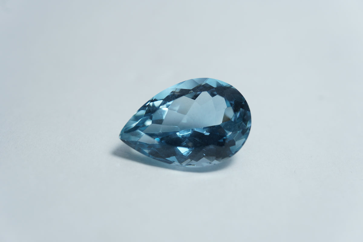 Topázio 8,45ct cor natural 15x10mm