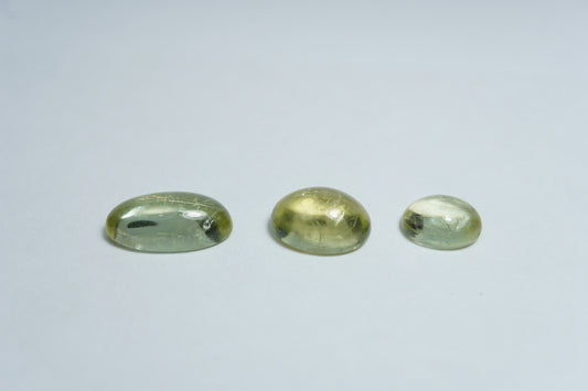 6.35ct Turmalina cabochão