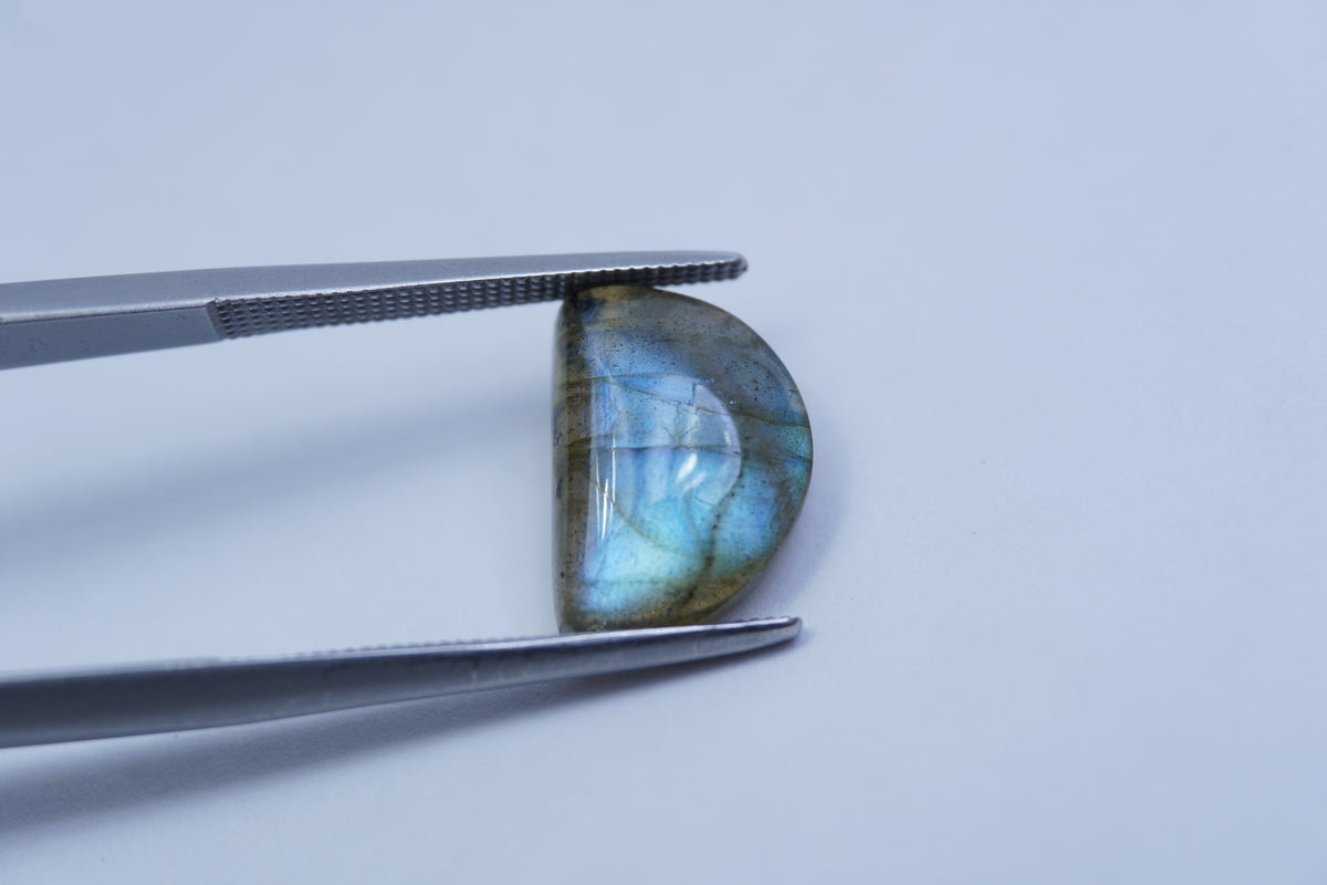 3.90ct Quartzo Labradorita 12x9mm