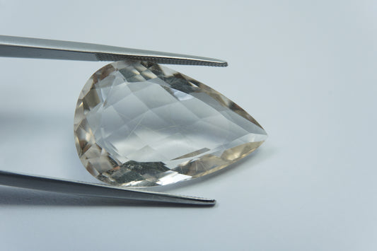 24.85ct Quartzo com inclusão 27x18mm