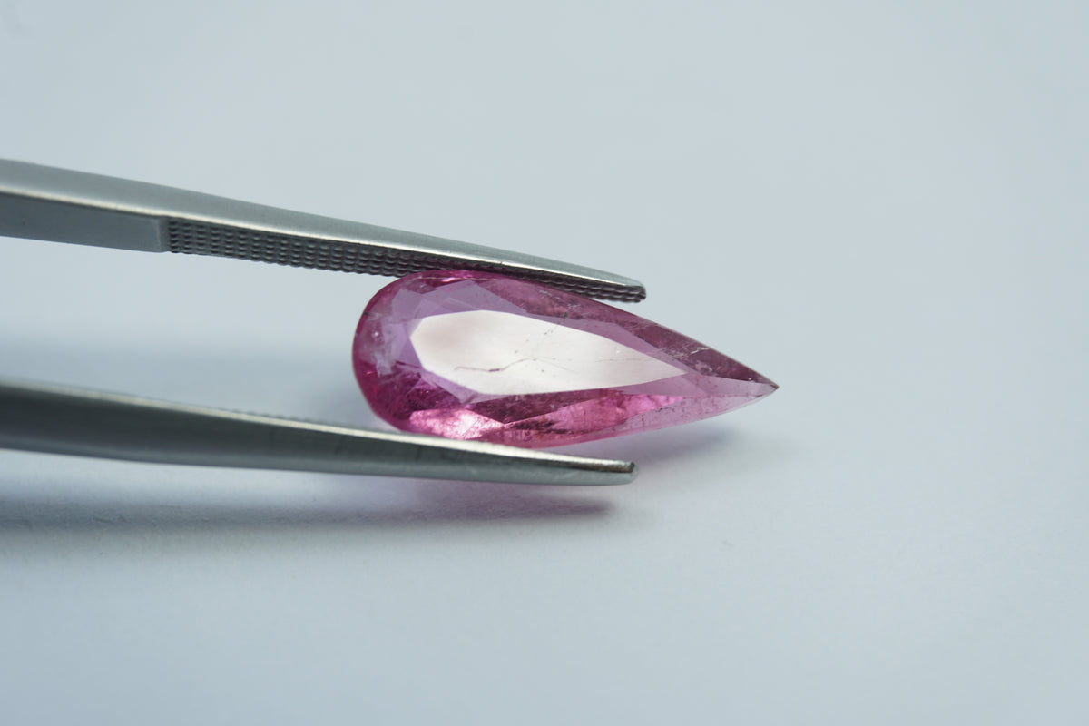 Turmalina de 2,70 ct 17x7mm
