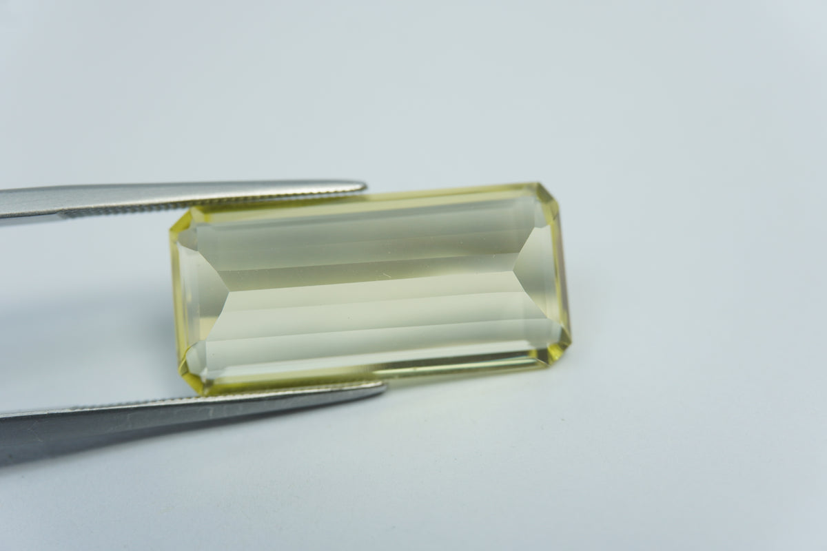 15.90ct Green gold 24x11mm