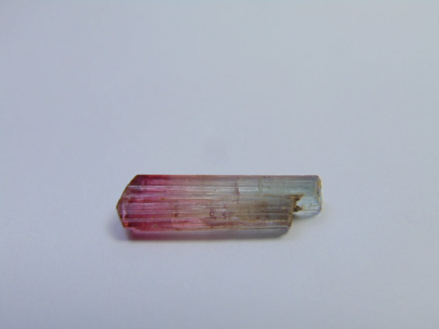 Peça de Turmalina Bicolor 9,70ct 25x7mm