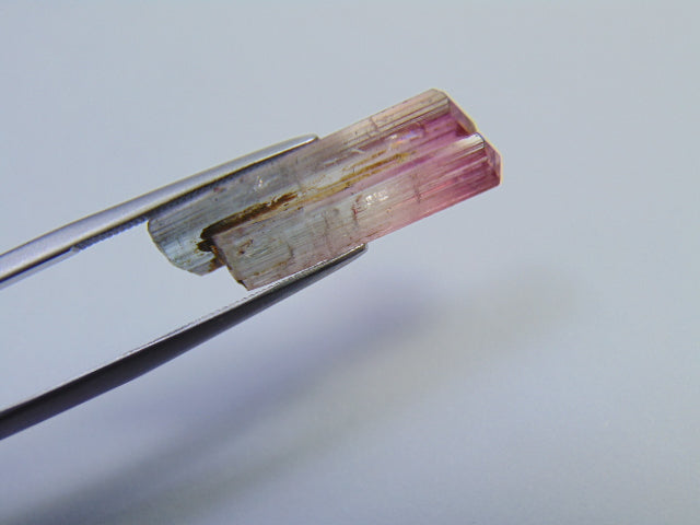 Peça de Turmalina Bicolor 9,70ct 25x7mm