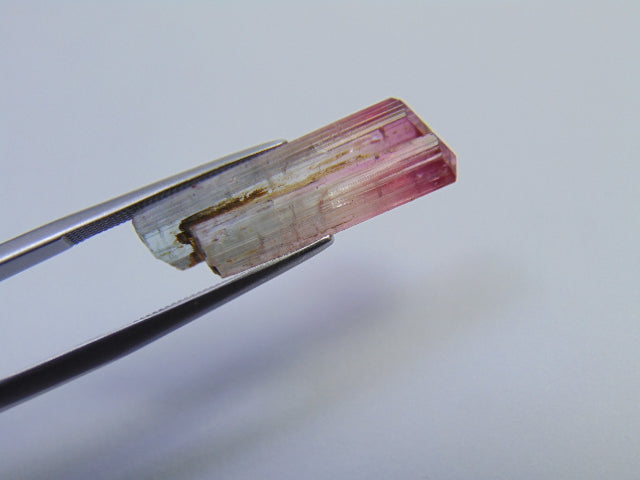 Peça de Turmalina Bicolor 9,70ct 25x7mm