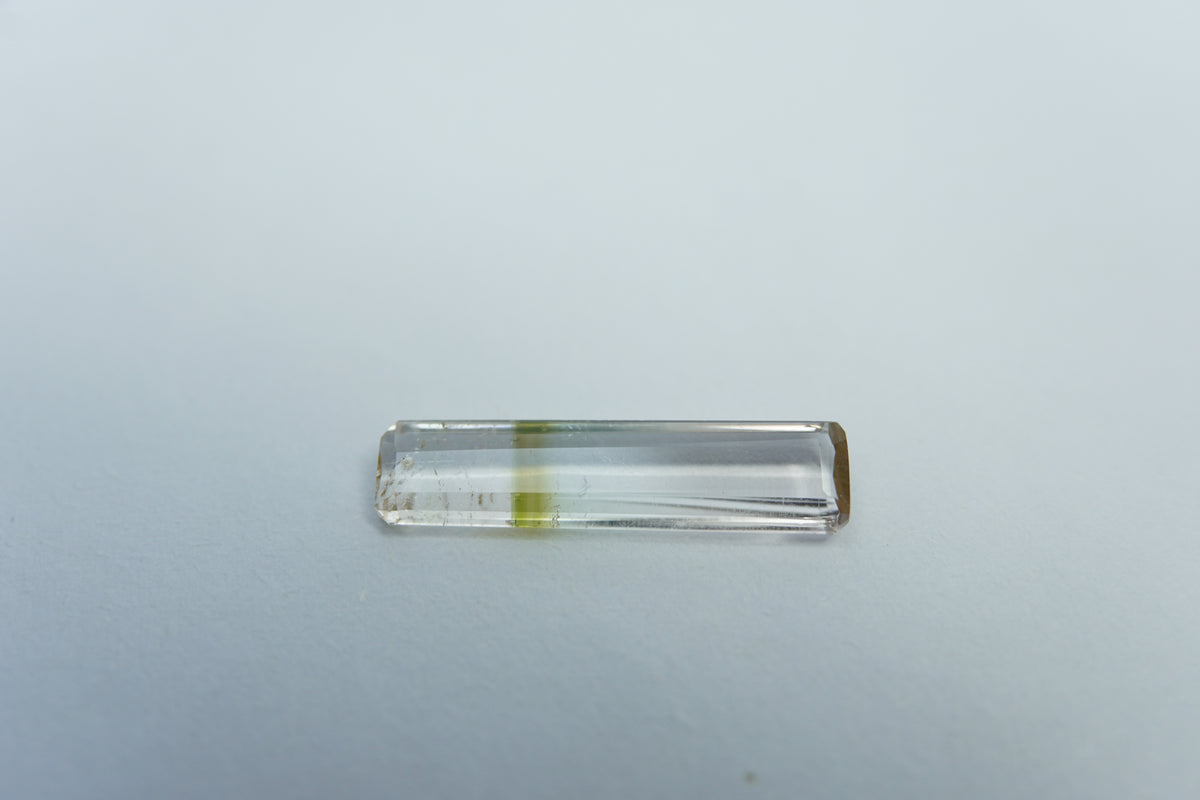 Turmalina bicolor 1,55 ct 18x44 mm