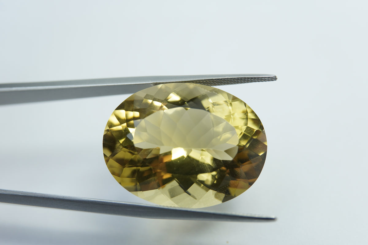 28.75 quilates Ouro verde 24x18mm