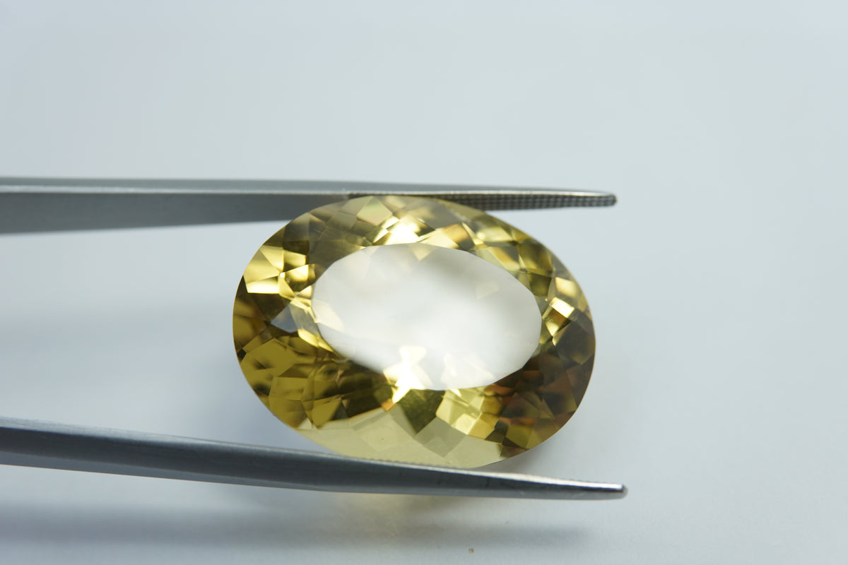 28.75 quilates Ouro verde 24x18mm