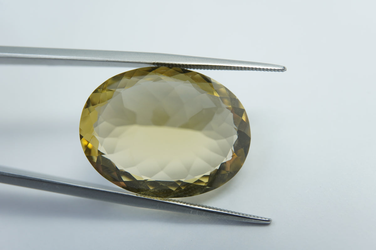 28.75 quilates Ouro verde 24x18mm