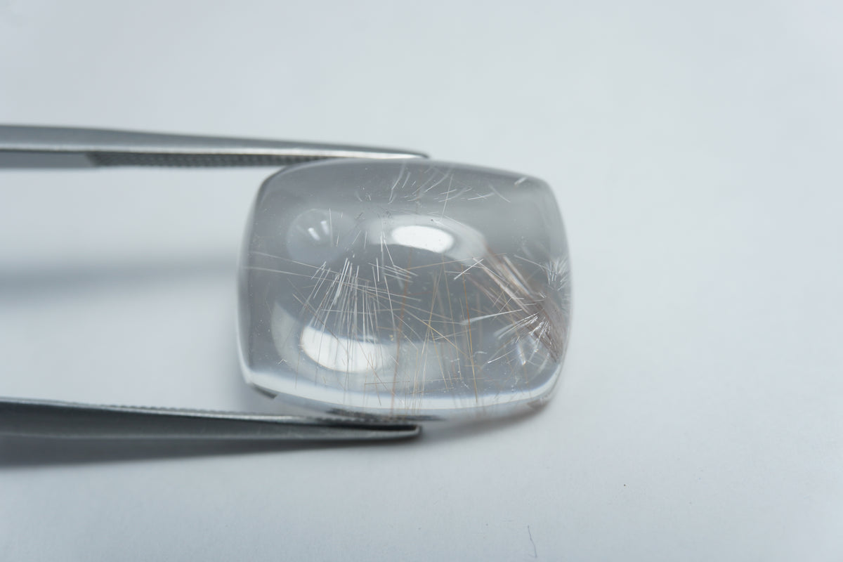 17.80ct Quartzo com inclusão em cabochão 18x14mm