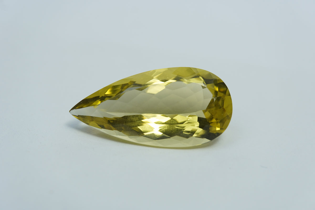 20,25ct Ouro verde 28x14mm