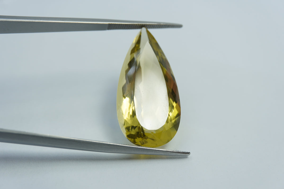 20,25ct Ouro verde 28x14mm