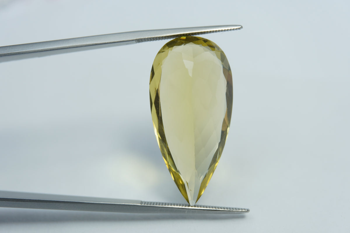 20,25ct Ouro verde 28x14mm