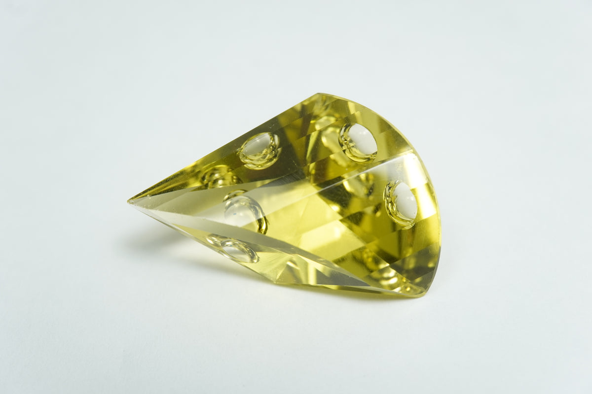 24.86ct Green gold com bolhas 22x17mm