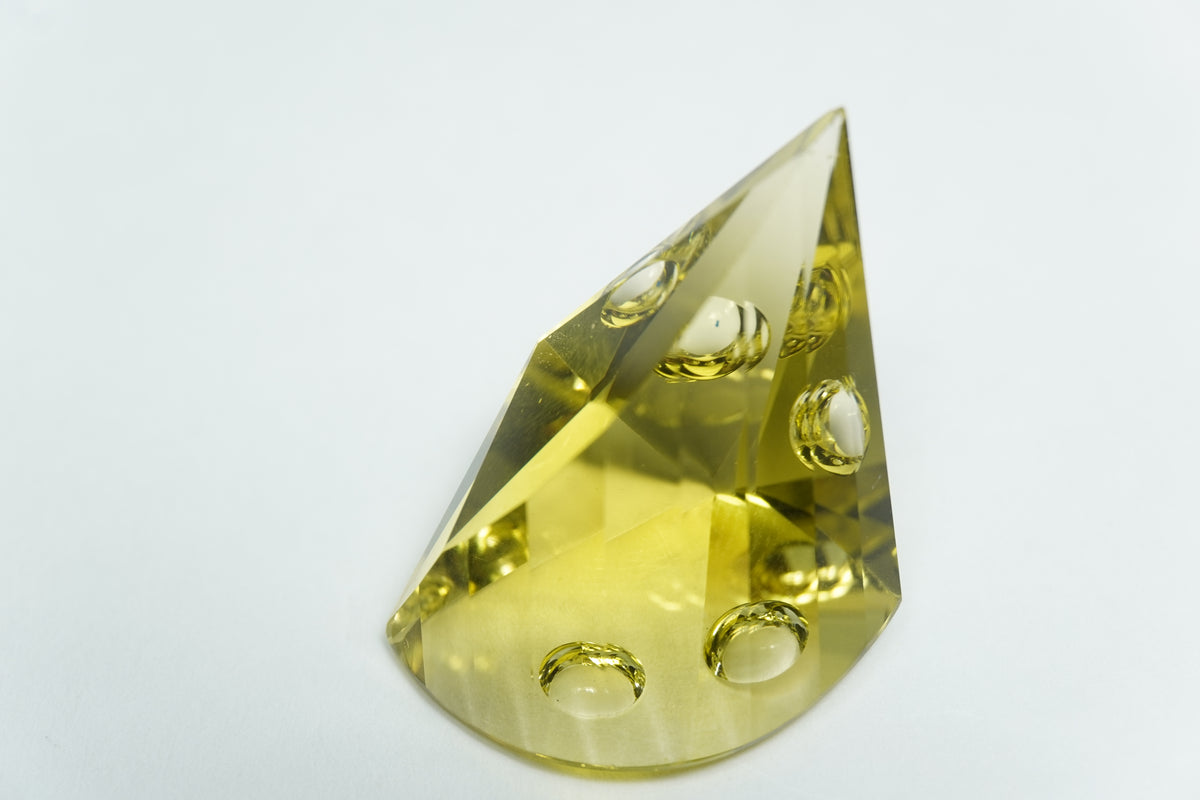 24.86ct Green gold com bolhas 22x17mm