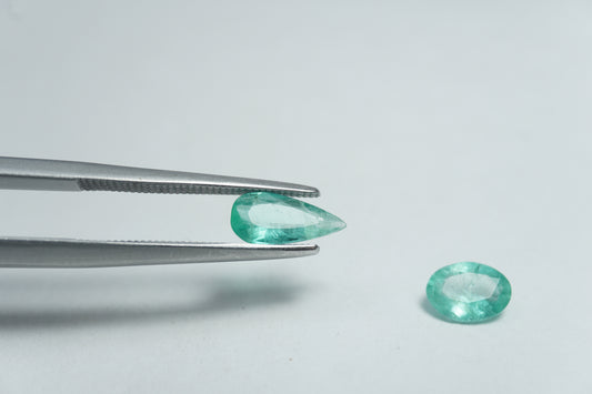 1.08ct Esmeralda 9x4mm / 7x5mm