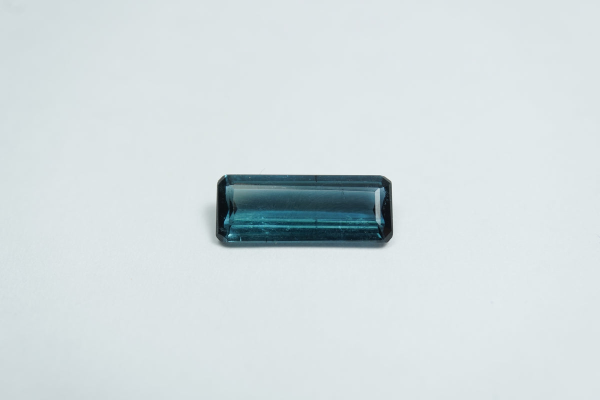 1.74ct Turmalina azul 12.5x5mm