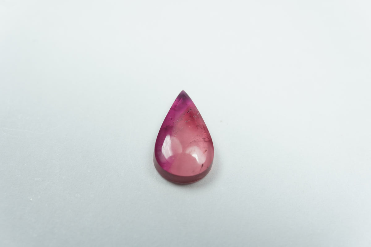 1.67ct Turmalina cabochão 11x6.5mm