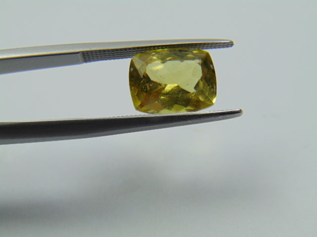 Crisólita de 3,85ct 10x8mm