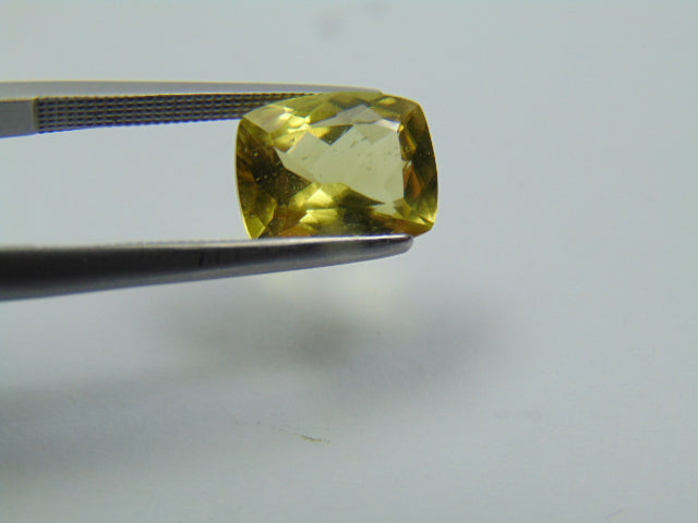 Crisólita de 3,85ct 10x8mm