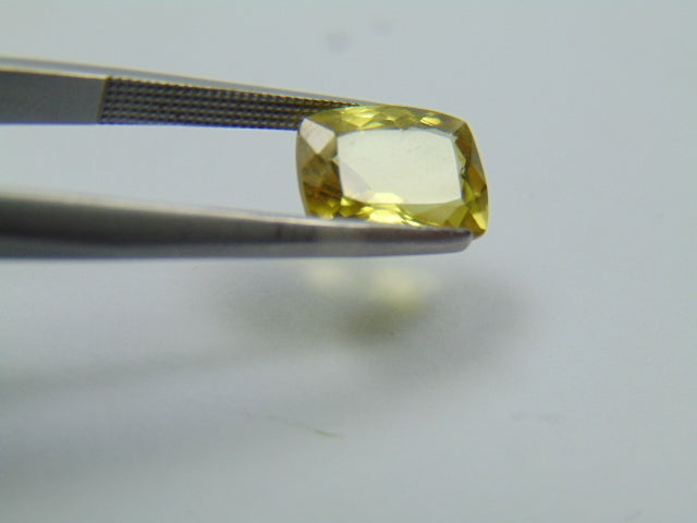 Crisólita de 3,85ct 10x8mm