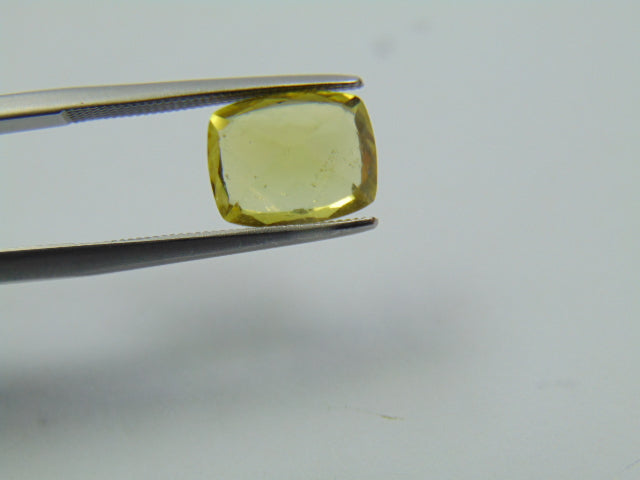 Crisólita de 3,85ct 10x8mm