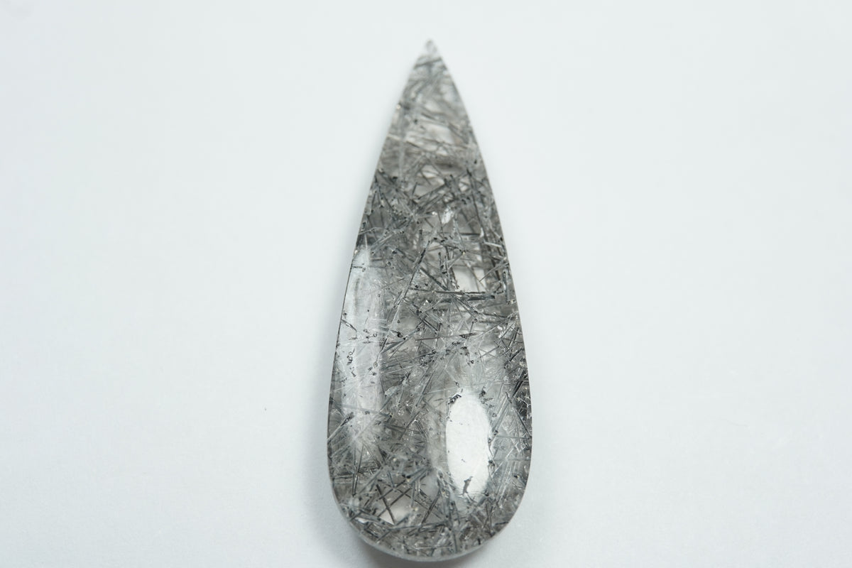 29.68ct Quartzo com inclusão 45x15mm