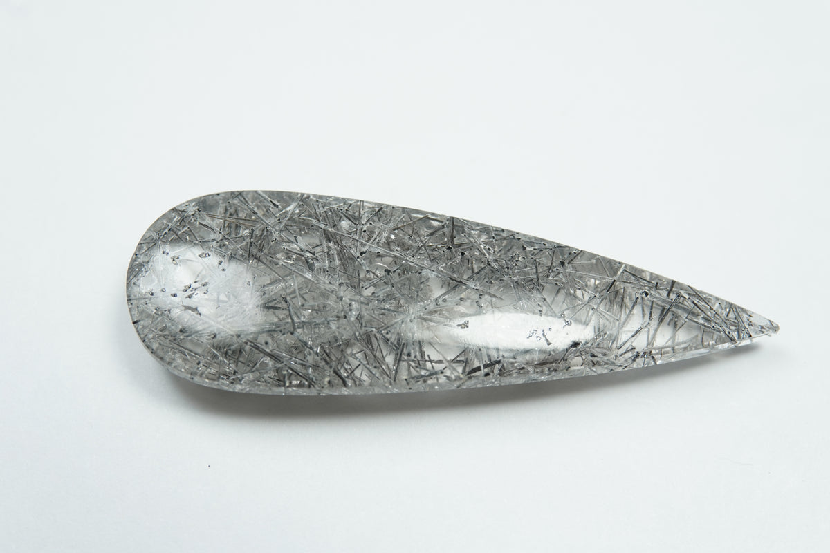29.68ct Quartzo com inclusão 45x15mm