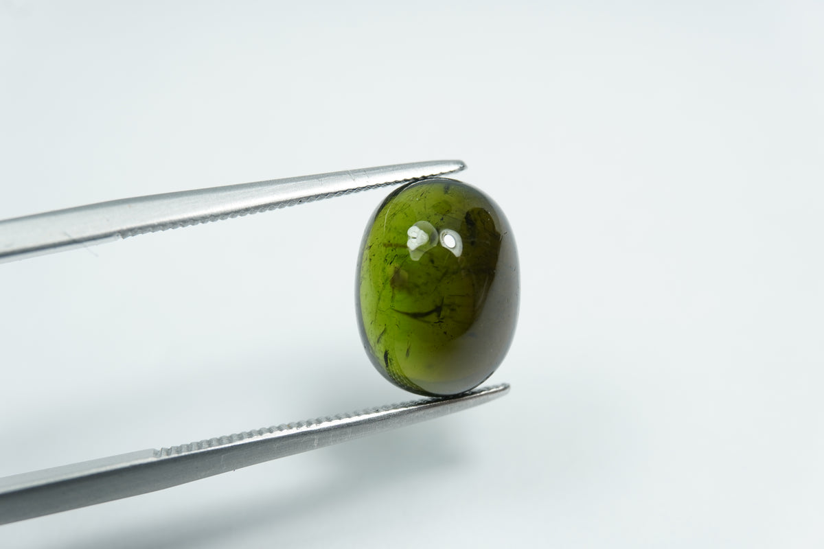 5.38ct Turmalina cabochão 11x9mm