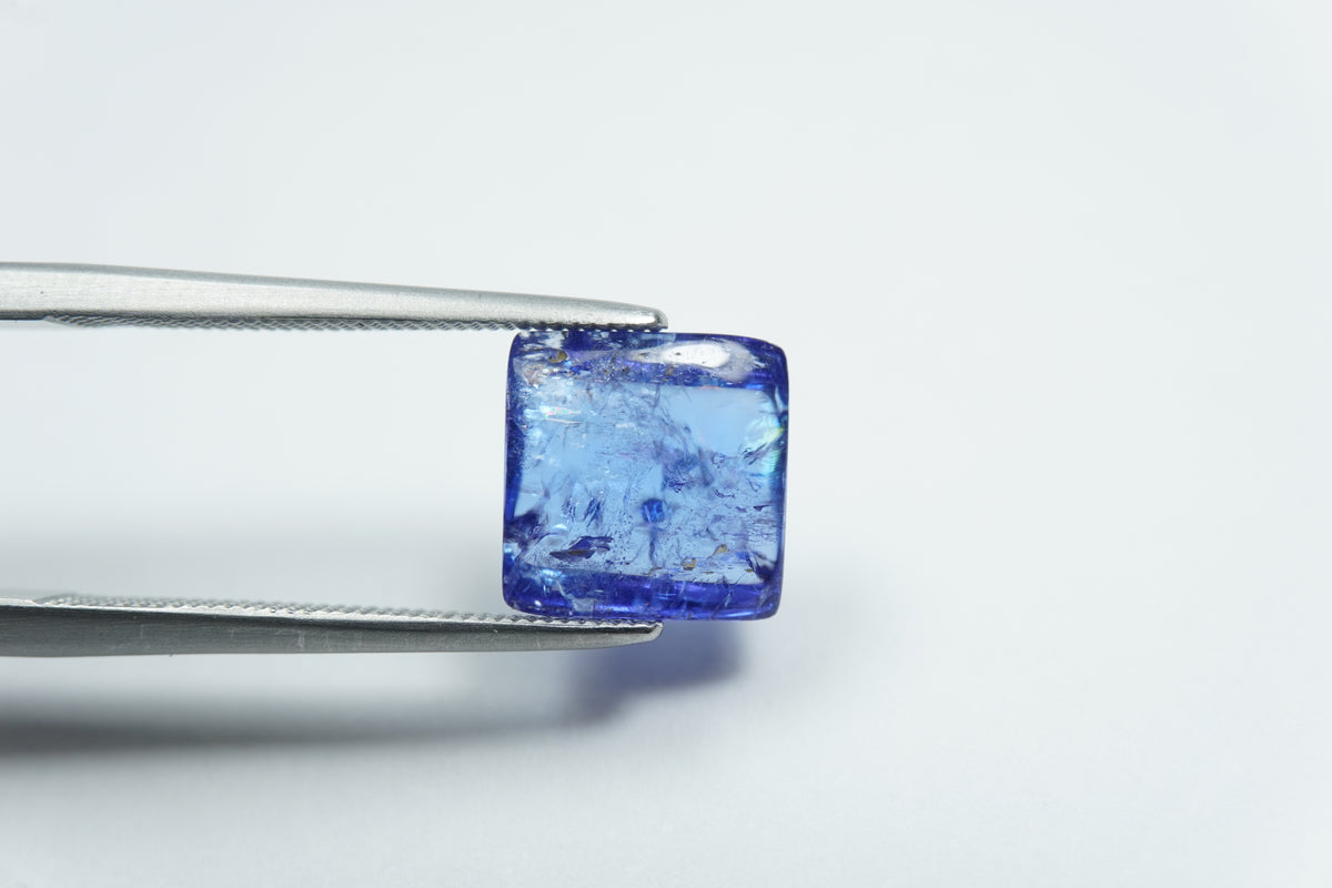 3.85ct Tanzanita cabochão 9mm