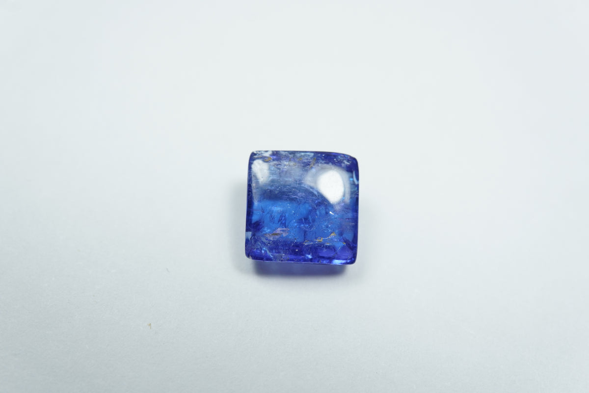 3.85ct Tanzanita cabochão 9mm