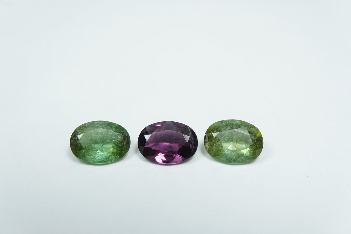 2.74ct Turmalinas mix 7.5x5.5mm