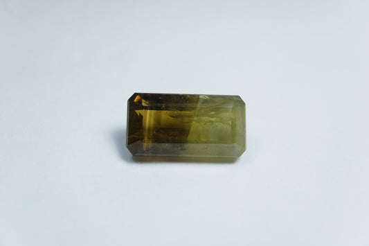 8.85ct Crisólita bicolor 15x8mm