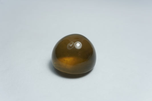 37.25ct Quartzo cabochão com listra 19mm