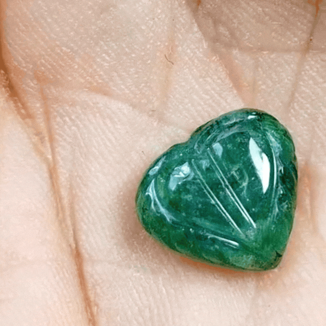 3.69ct Esmeralda 9mm