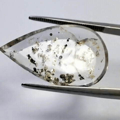 13.35ct Quartzo com Inclusão 26x16mm