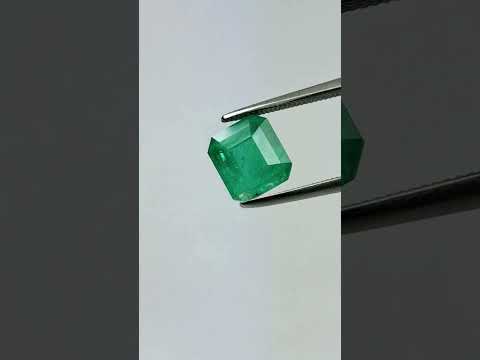 2.27ct Esmeralda 8x7mm