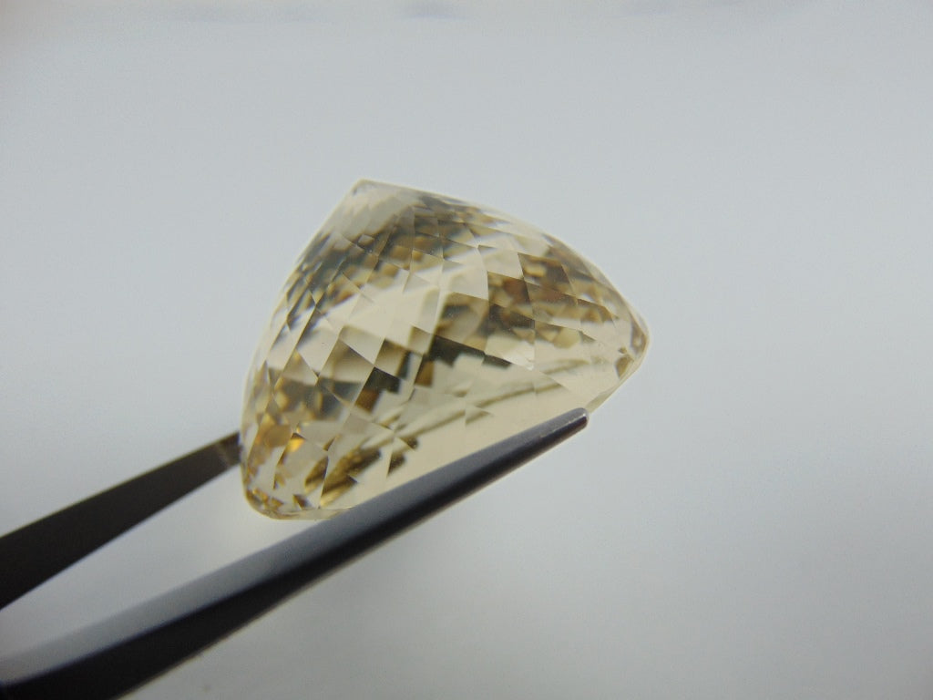 127.40cts Quartz (Champagne)