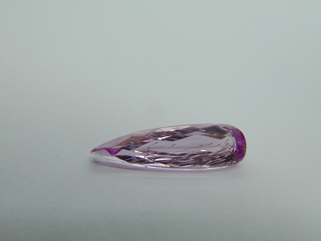 Kunzita de 8,60ct com Agulhas 26x8mm